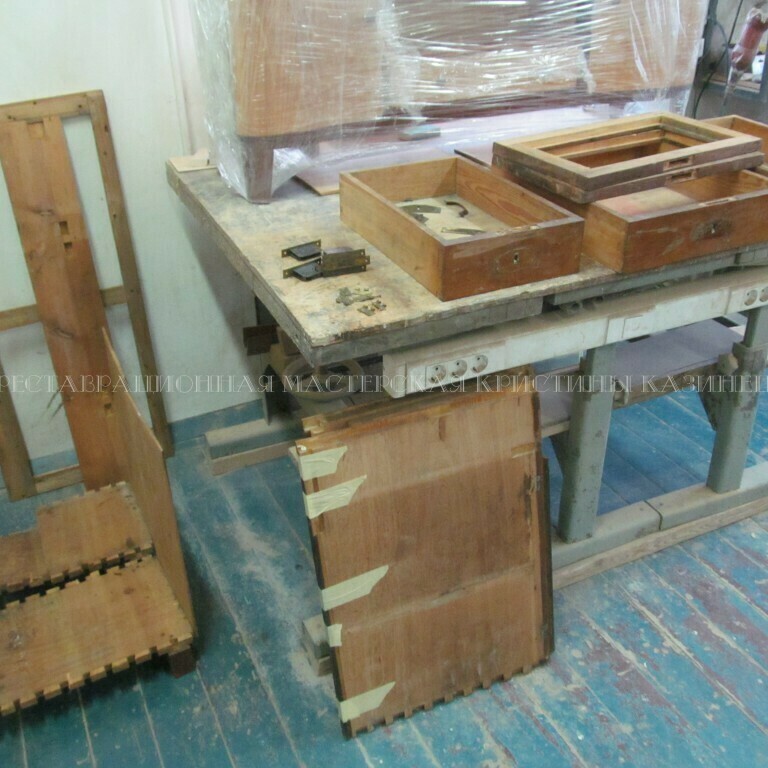 Реставрация антикварного стола