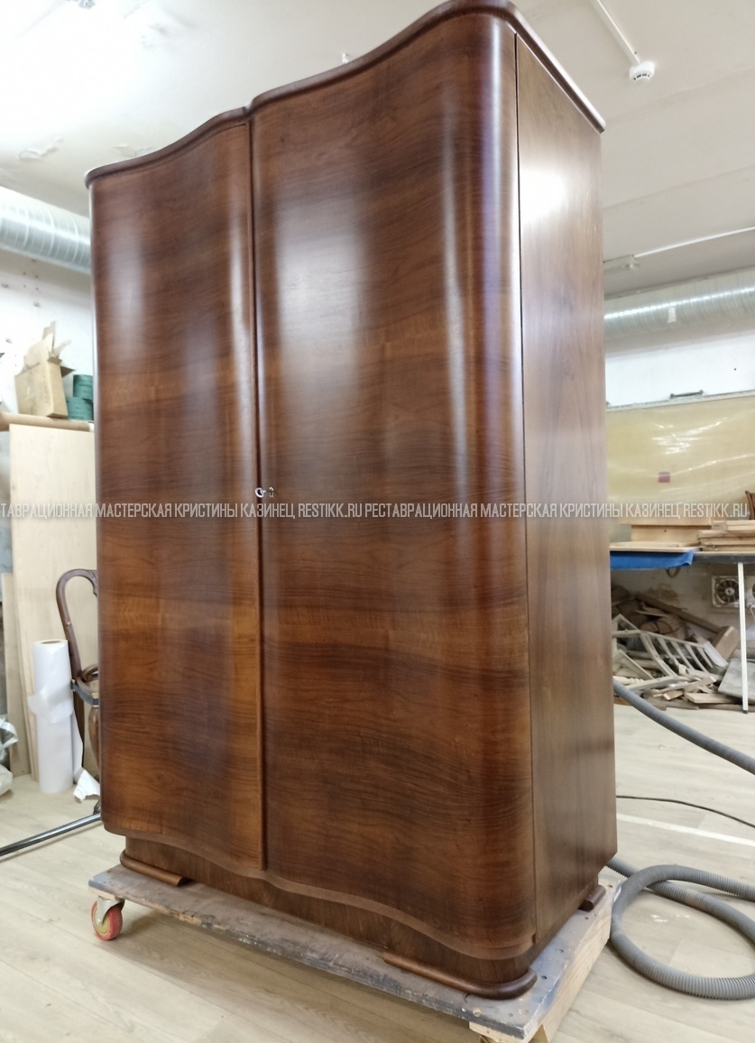 Дизайнерский шкаф