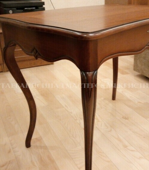 Антикварный стол из массива дуба