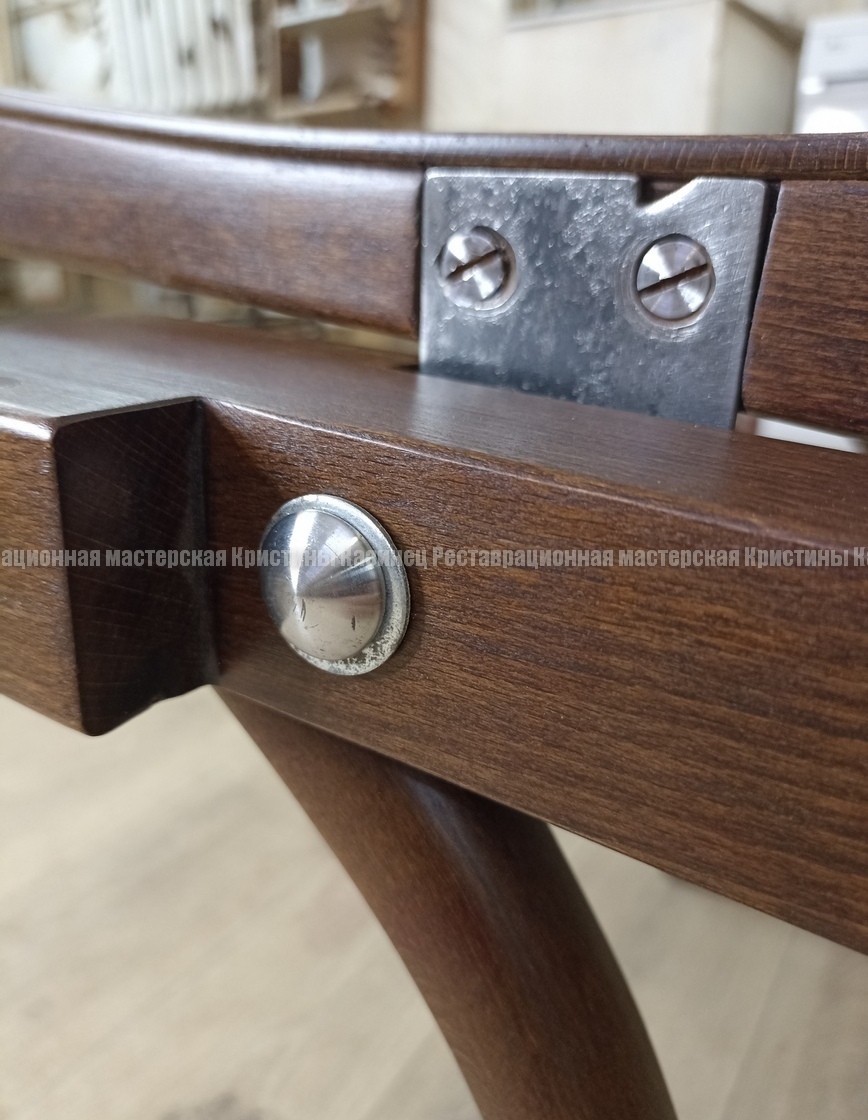 Реставрация театральной лавки