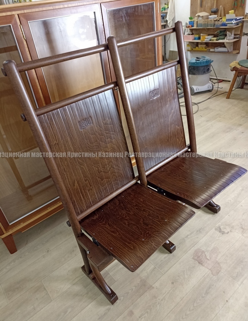 Реставрация театральной лавки