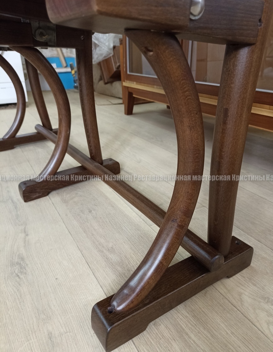 Реставрация театральной лавки