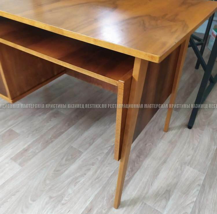 Реставрация полиэфирного стола