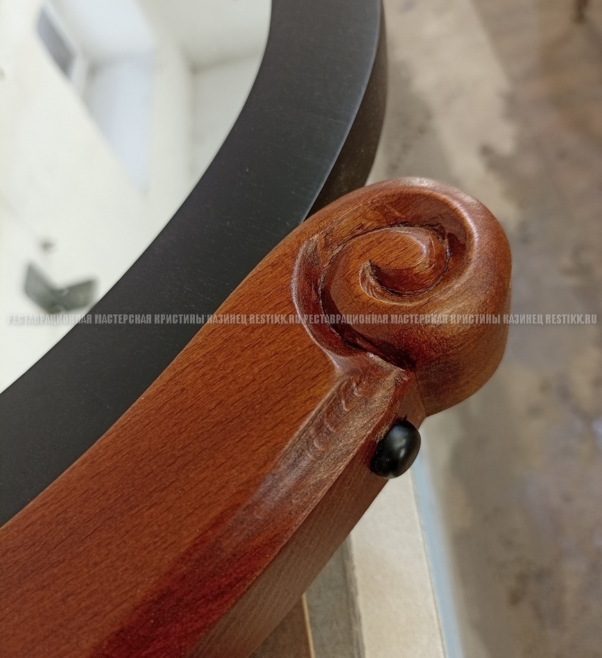 Реставрация рамы зеркала от трюмо