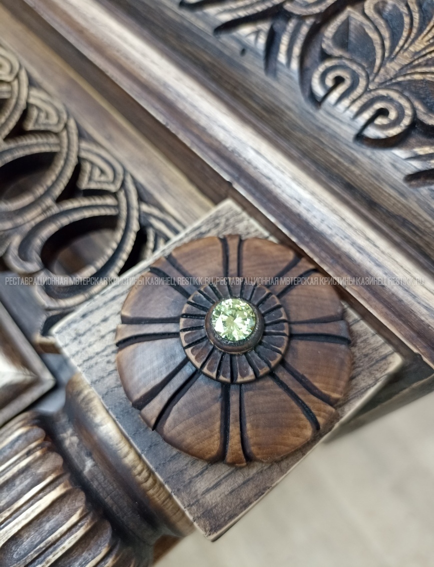 Реставрация современного киота с отделкой под старину