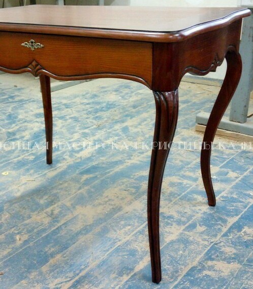 Антикварный стол после реставрации