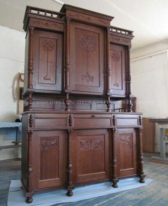 Антикварный буфет после реставрации