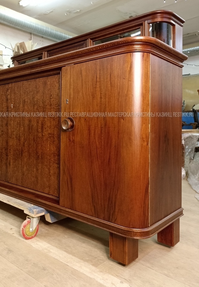 буфет из ореха