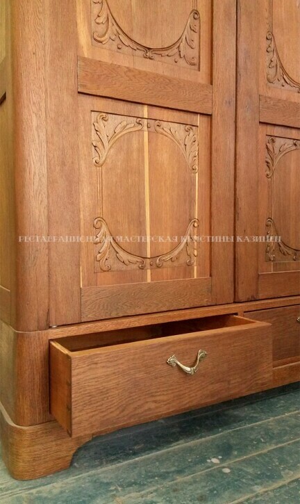 Старый шкаф после реставрации